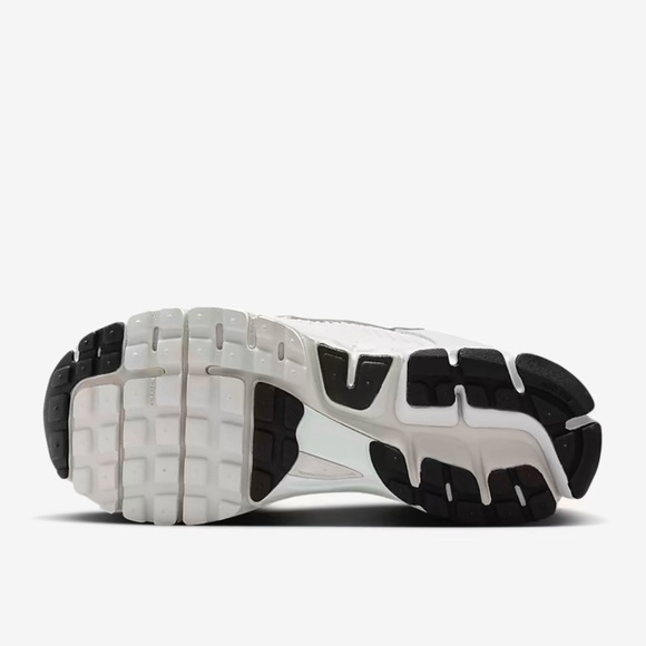 Nike Zoom Vomero 5 - Picture 2 of 3